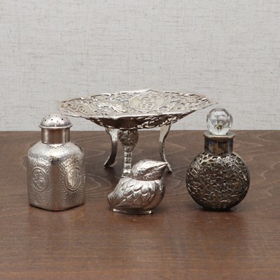 Lot 80 - A collection of Chinese silver