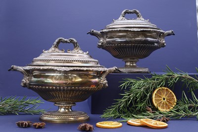 Lot 329 - A pair of George III silver tureens
