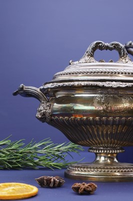 Lot 329 - A pair of George III silver tureens