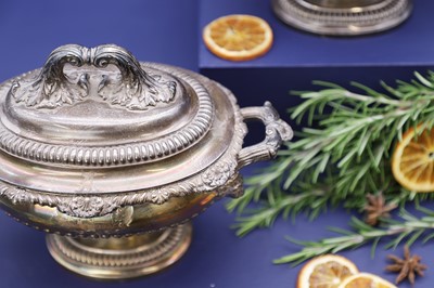Lot 329 - A pair of George III silver tureens