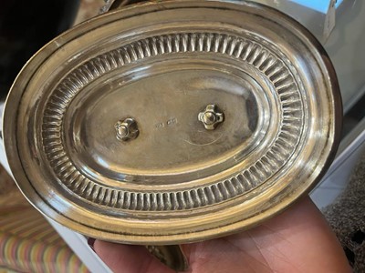 Lot 329 - A pair of George III silver tureens