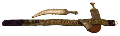 Lot 101 - A Jambiya and belt