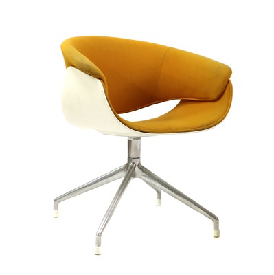Lot 386 - A 'Sina' armchair