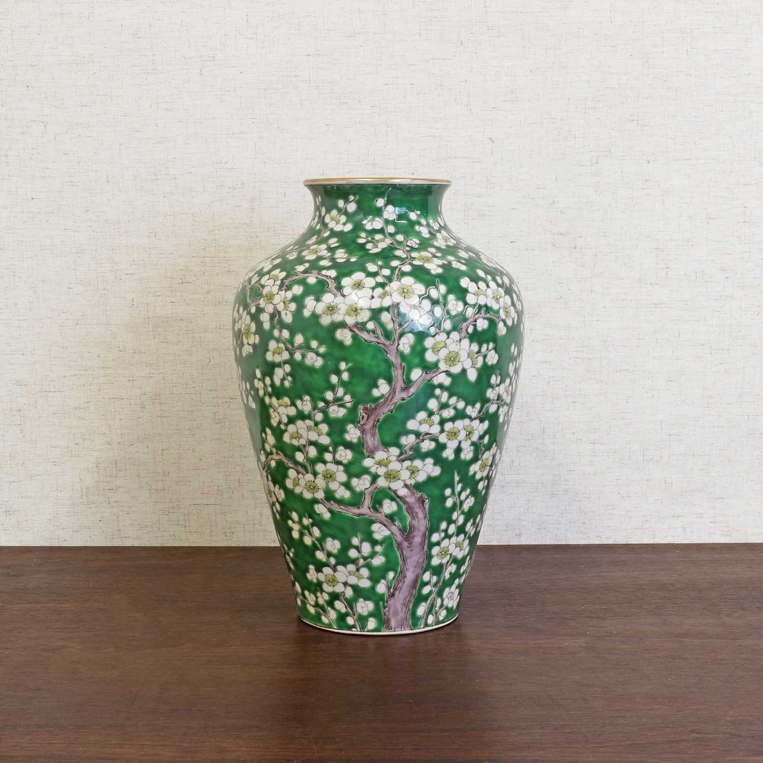 Lot 170 - A Chinese famille rose vase