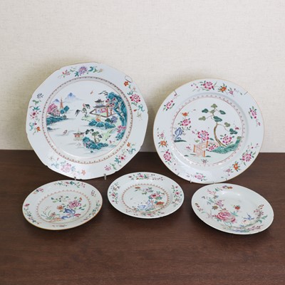 Lot 393 - A collection of Chinese export famille rose