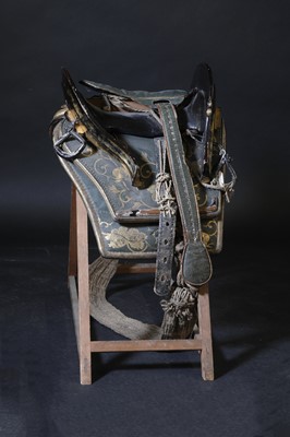 Lot 141 - A Japanese kura (saddle) and aori (saddle pads)