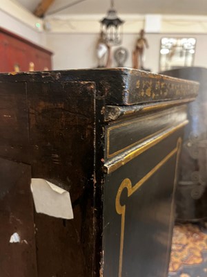 Lot 365 - A Regency black and gilt japanned side cabinet