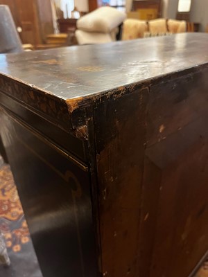 Lot 365 - A Regency black and gilt japanned side cabinet