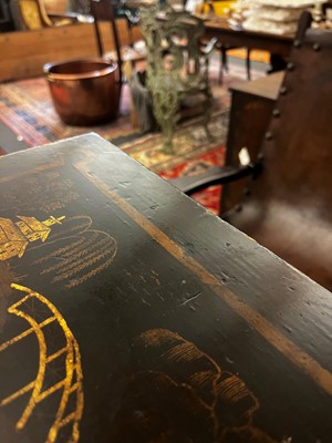 Lot 365 - A Regency black and gilt japanned side cabinet