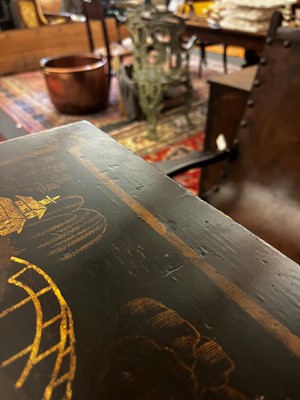 Lot 365 - A Regency black and gilt japanned side cabinet