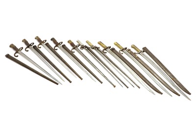 Lot 82 - A collection of bayonets