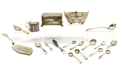 Lot 15 - A collection of silver items