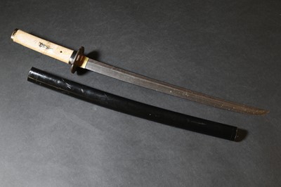 Lot 21 - A Japanese wakizashi