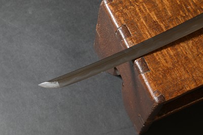 Lot 19 - A Japanese wakizashi