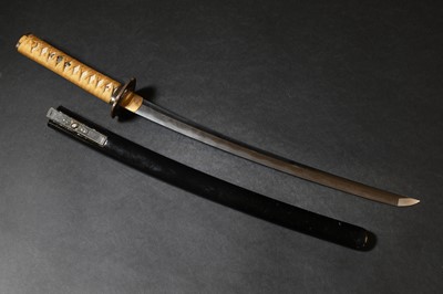 Lot 19 - A Japanese wakizashi
