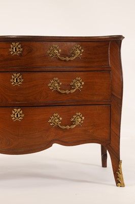 Lot 75 - A George III padouk and kingwood commode attributed to John Cobb