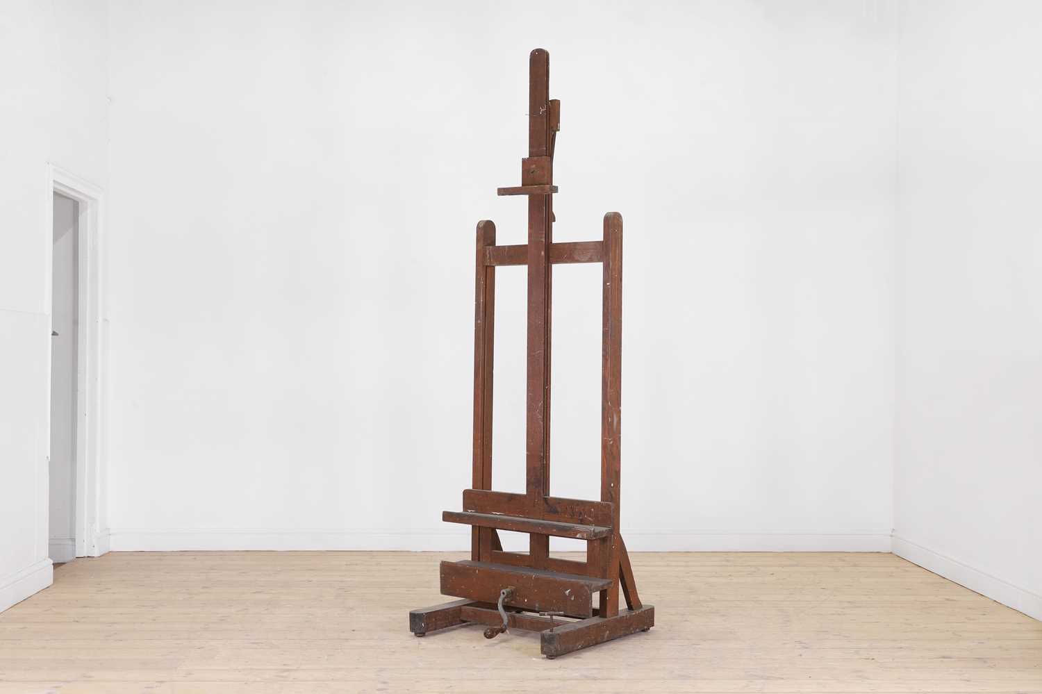 Lot 180 - An oak artist's studio easel