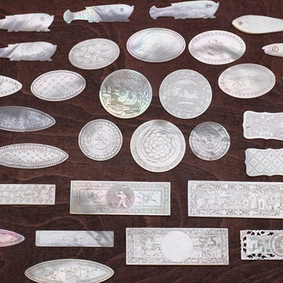 Lot 401 - A collection of Chinese mother-of-pearl counters