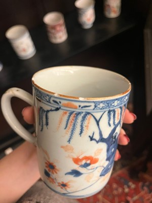 Lot 366 - A collection of export porcelain mugs