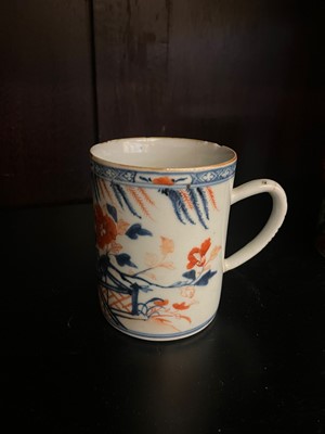 Lot 366 - A collection of export porcelain mugs