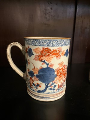 Lot 366 - A collection of export porcelain mugs