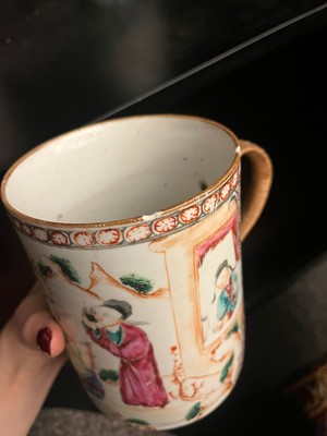 Lot 366 - A collection of export porcelain mugs