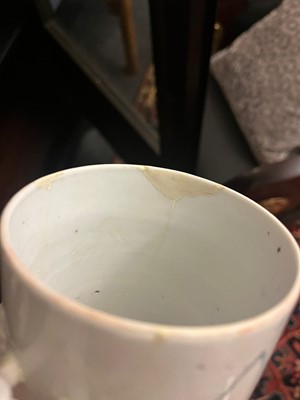 Lot 366 - A collection of export porcelain mugs