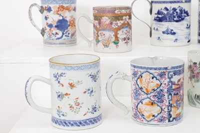 Lot 366 - A collection of export porcelain mugs