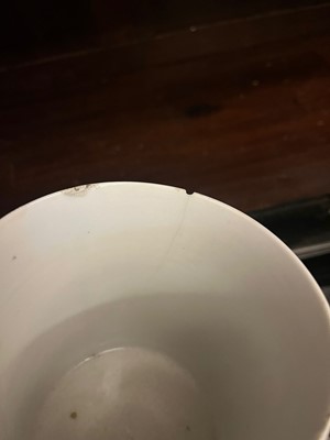 Lot 366 - A collection of export porcelain mugs