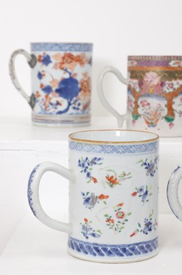 Lot 366 - A collection of export porcelain mugs