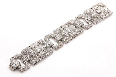 Lot 41 - An Art Deco style diamond bracelet