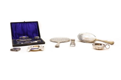 Lot 40 - A collection of silver items