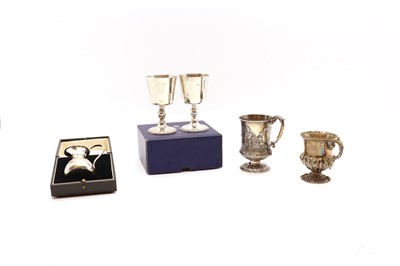 Lot 8 - A collection of silver items