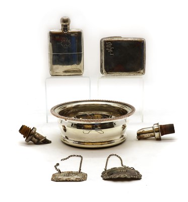 Lot 29 - A collection of silver items