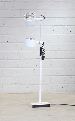 Lot 464 - A floor lamp