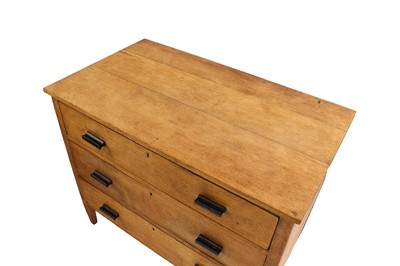 Lot 618 - A pair of oak chest of drawers