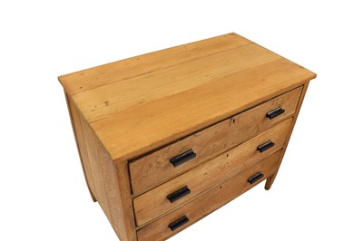 Lot 618 - A pair of oak chest of drawers