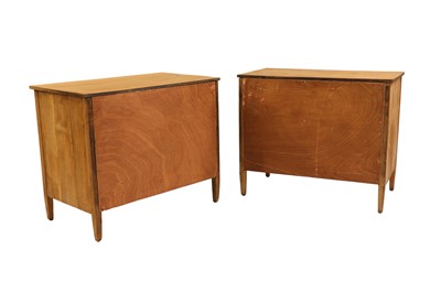 Lot 618 - A pair of oak chest of drawers