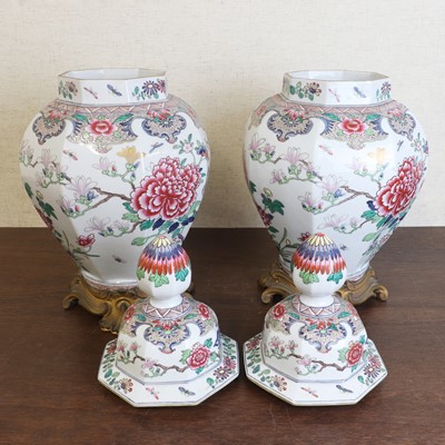 Lot 144 - A pair of French Samson famille rose vases