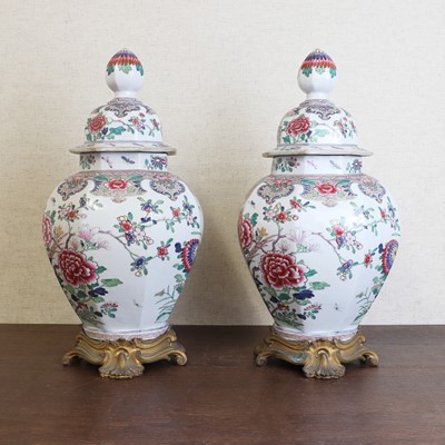 Lot 144 - A pair of French Samson famille rose vases