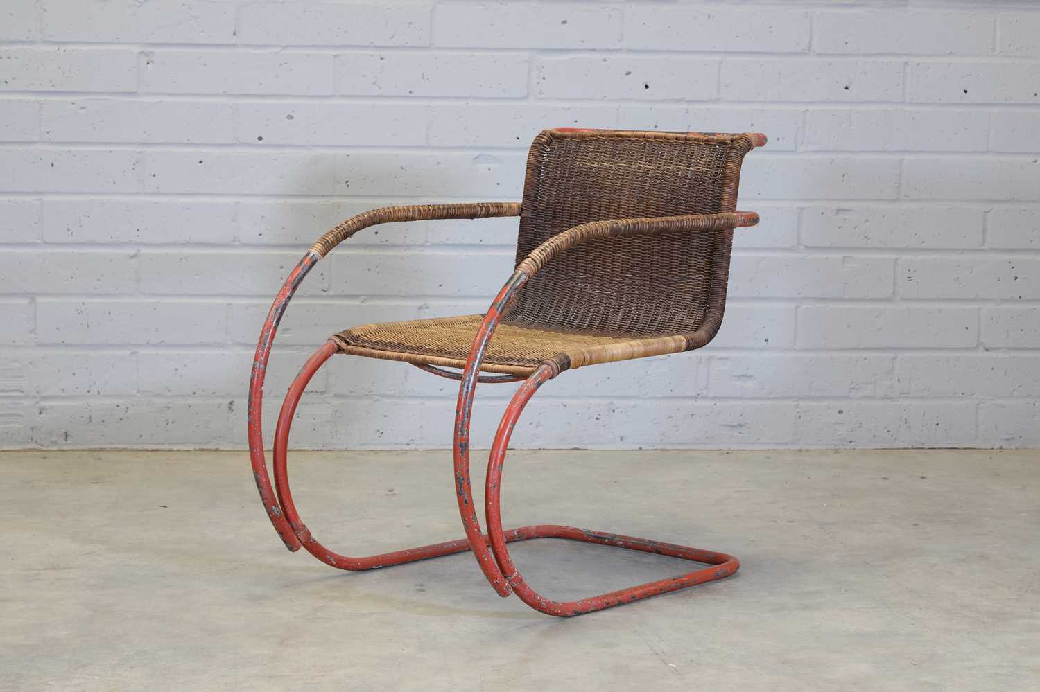 Lot 191 - An 'MR20' cantilever armchair