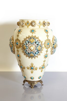 Lot 121 - An Hungarian Zsolnay-Pécs stoneware vase