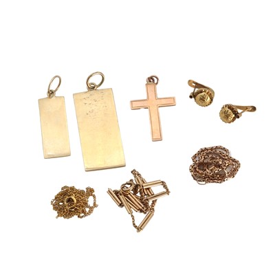Lot 1311 - A small group of 9ct gold jewellery