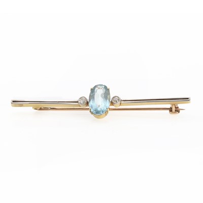 Lot 1038 - A cased gold topaz bar brooch