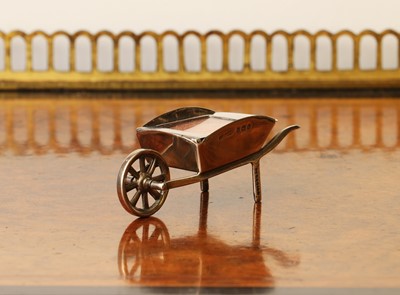 Lot 75 - A novelty silver stamp box