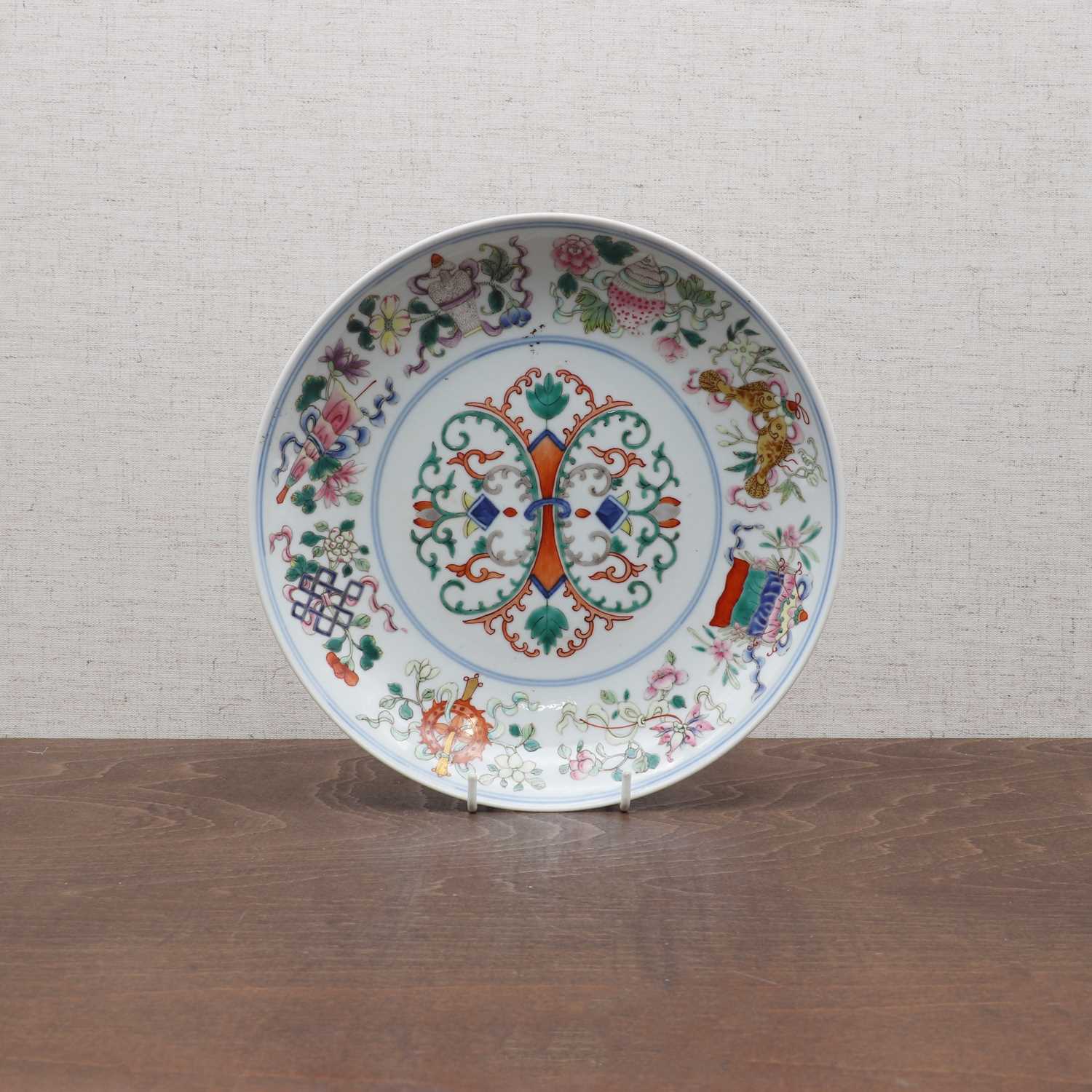 Lot 355 - A Chinese famille rose plate
