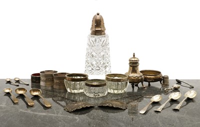 Lot 28 - A collection of silver items