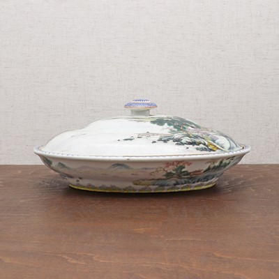 Lot 366 - A Chinese qianjiang-enamelled bowl and cover