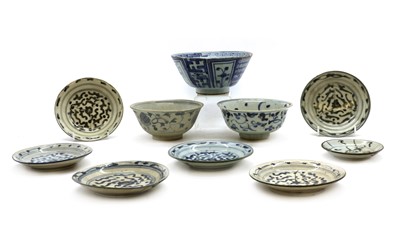 Lot 173 - A collection of blue and white pottery saucers and bowls