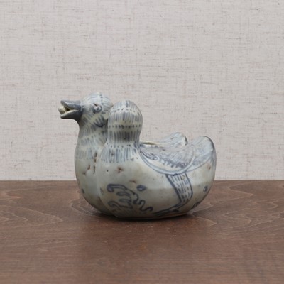 Lot 42 - A blue and white water dropper